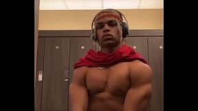 Hot lightskin flexing