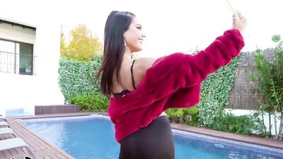 Jennifer Mendez is playing with a BBC in this hot compilation