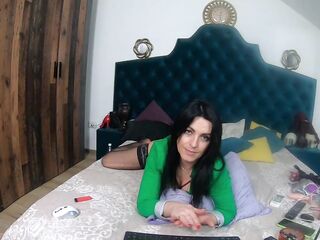 Fetish Show – Stockings, Smokin', Toys & anal