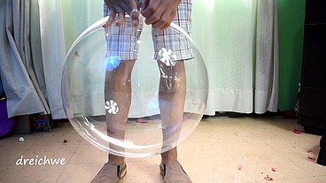 Resting balloons with the ass and feet