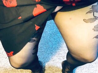 150+ mtf kinky trans woman photo slideshow of Nellie