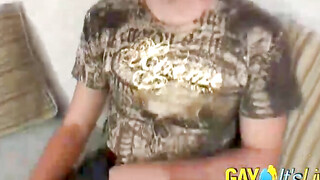 Cam model Zedd jerking off on cam