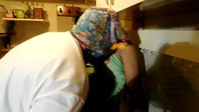 ninfomana wife, thief tries to go live in the robbery of a housewife and they pick him up