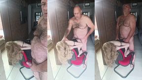 loira de 19 anos adora dar de quatro diz que assim e mais gostoso