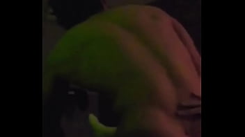 Mi Compa musculoso hetero se deja mamar el culo por primera vez y ve que sucede