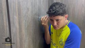 Descubro a mi peque�a hermanastra hablando con su novio y me la follo duro para guardar el secreto