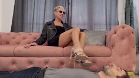 Strong Ruslana (From Ukraine) Gives To Lick Creamy High Heels Late Man