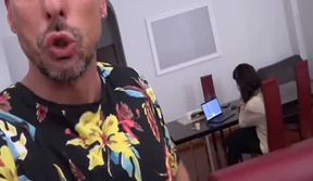 il baise une escort devant sa femme