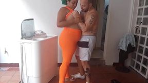 ando muy cachonda voy a llamar a un t&eacute_cnico para follar con el ya que mi marido esta de viaje