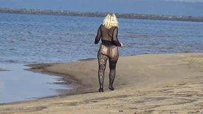 Black Style-walk on the Beach