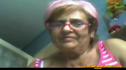 Granny, 60+ yo, shows herself on webcam! Amateur!