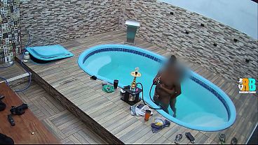 Corno grava Hotwife safada fodendo na piscina com o amante Realizador Baiano assistindo Jogo da Copa do mundo. caiu na net