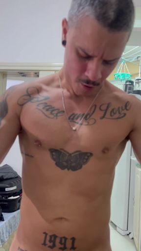 Fucking the Personal Trainer's Ass After the Workout