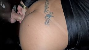 na casa de swing com tanto tesao que fodi no gloryhole com varios desconhecido e acabei ficando cheia de porra na buceta
