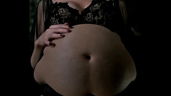 MIB- mulher gorda d&aacute_ um tapa na pan&ccedil_a mole