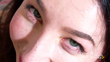 GREEN EYES AND HAIRY PUSSY! SHE SUCKS ME AND I MASTURBATE HER IN A DIRTY HOMEMADE VIDEO! | Benefit Monkey