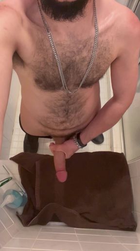 HAIRY ARAB BRO SHOOTS HUGE ROPES OF CUM
