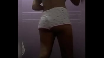 Minha prima exibida!