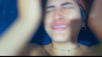 Mi vecino me da su semen dentro de mi boca mientras su esposa no est&aacute_ en casa