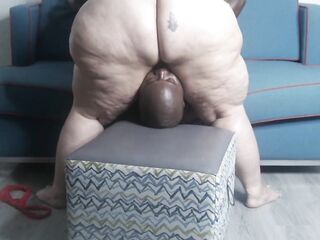 LARGE BUTT SSBW LALIN GIRL VICKY PLUSH SCREWING AND SCUKING BBC