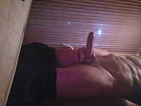 Mature guy wanking to he pops
