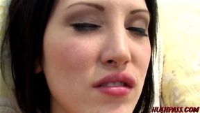 Muff bumper extraordinaire Franchezca recruits pretty Mindy Main