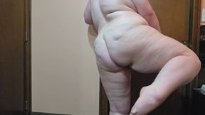 Still Flexible! BBW Does Ballet Moves