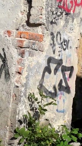 EroticOnly Camgirl makes mega hot show outdoors!   Clip 3