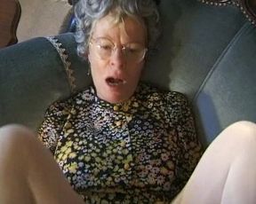 Cock Sucking German Granny Got Banged by Postman