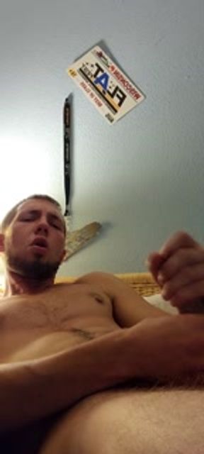 GIRTHYYYYGARYYY Rubs One Out Late Before Bed!!