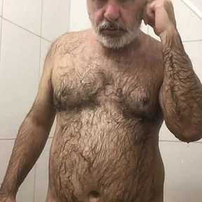 WELL HAIRY BATH