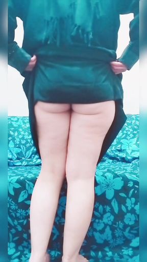 Filthy Arabian Hijab Princess Gets Naughty Outdoors!