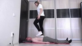 Lily - sneakers trampling Full HD