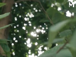 Human and ghost make insane love until reincarnation