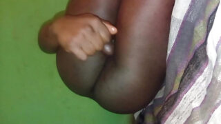 Sort far og stedbror med store pikke dobbelt penetration og gabende næver i hardcore familie bondage