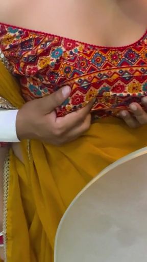 Naukarani Ki Behan To Ussey Bhi JADA Maaldaar Nikli....   Clip 1