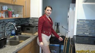 Big ass real estate agent sexes her client for commission