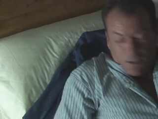 A hawt wench takes a large solid ramrod