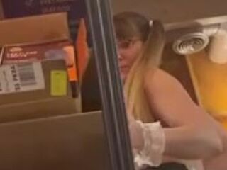 Maid In A Mirror, Dancing At Work