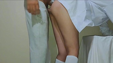 Asi me abre las piernas mi hermanastra en casa sola para atarme a yo ver ese rico coño que me puedo comer de 18yo.
