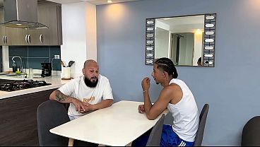 El mejor amigo de mi Novio me seduce hasta calentarme mucho y le chupo su gran verga y dejo que me folle hasta correrse encima de mi haciendole saber que soy una verdadera puta que le encanta cojer