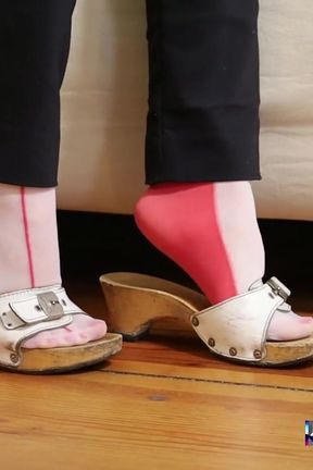 Creative Nylon Shoeplay with Wooden Sandals