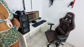 EBONY GAMER RELEASING LONG AND ROTTEN FARTS IN COSPLAY PART 1 BY IZA CANDY CAM FULL HD