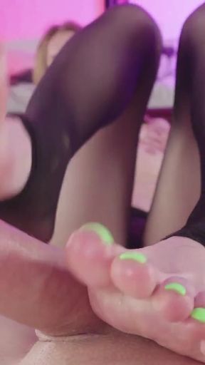 PETITE BABE IN PANTYHOSE JERKS MY DICK WITH FEET AND EXPLODES IT ON HER CUTE FACE   Clip 2