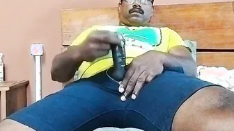 Mature hunk strokes his big cock to a close-up cumshot
