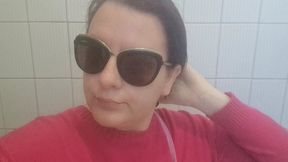 The Hilarious Misadventures of Nicoletta: A Delightful Encounter in a Public Restroom 720HD
