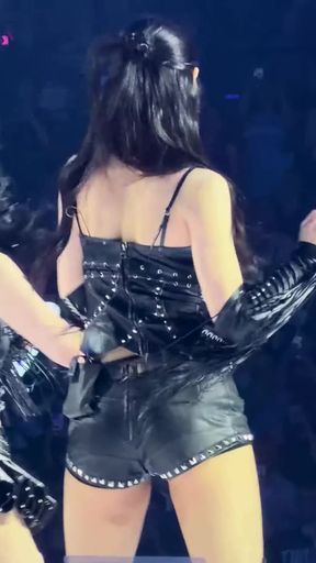 Taiwanese babe shows off her tight booty