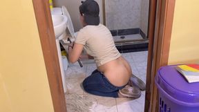 Jasmine Tries to Fix the Pipes