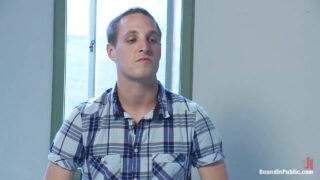 Cole Streets lässt sich von Josh West den Arsch hart durchficken in intensiver BDSM-Aktion