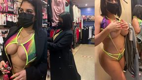 me voy a comprar ropa a una tienda